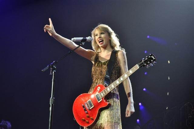Taylor Swift — March 16 - Auckland, New Zealand — photo 11