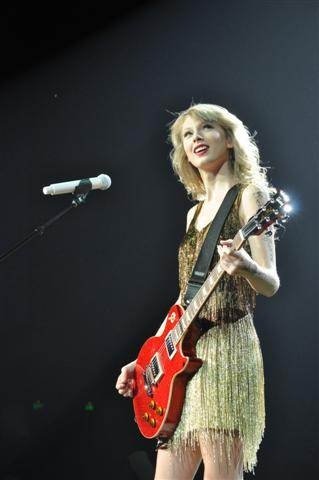 Taylor Swift — March 16 - Auckland, New Zealand — photo 12