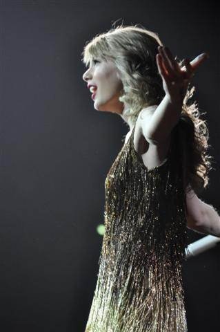 Taylor Swift — March 16 - Auckland, New Zealand — photo 16