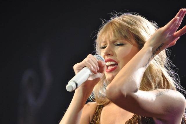 Taylor Swift — March 16 - Auckland, New Zealand — photo 20
