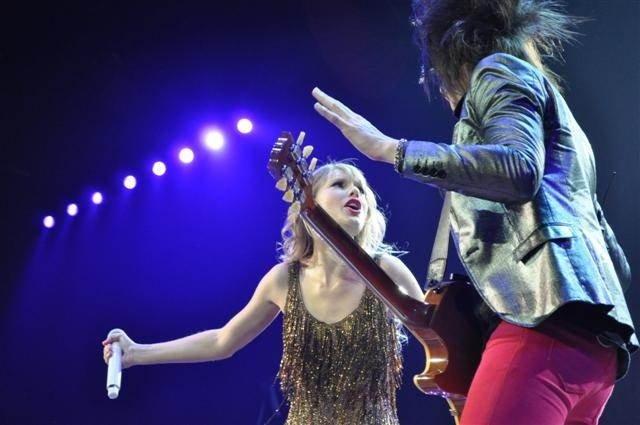 Taylor Swift — March 16 - Auckland, New Zealand — photo 22