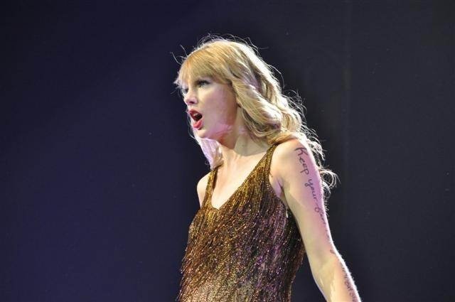Taylor Swift — March 16 - Auckland, New Zealand — photo 25