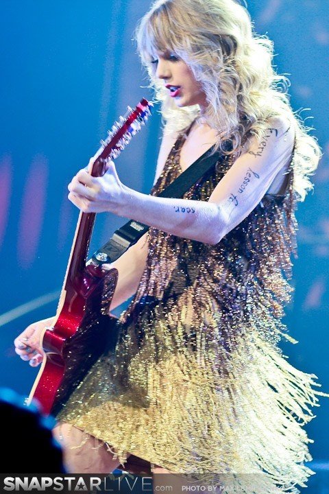 Taylor Swift — March 17 - Auckland, New Zealand — photo 19