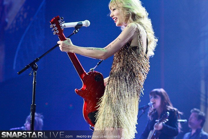 Taylor Swift — March 17 - Auckland, New Zealand — photo 25