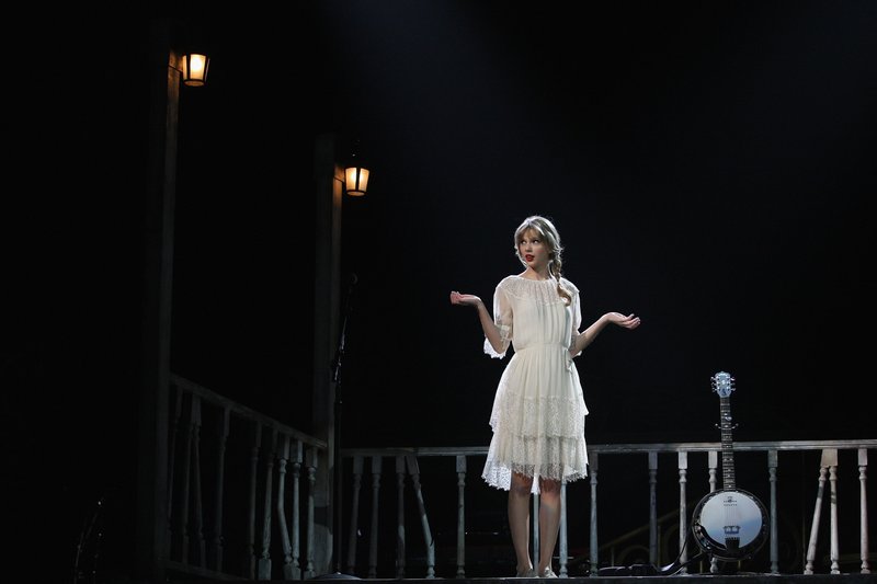Taylor Swift — March 18 - Auckland, New Zealand — photo 2