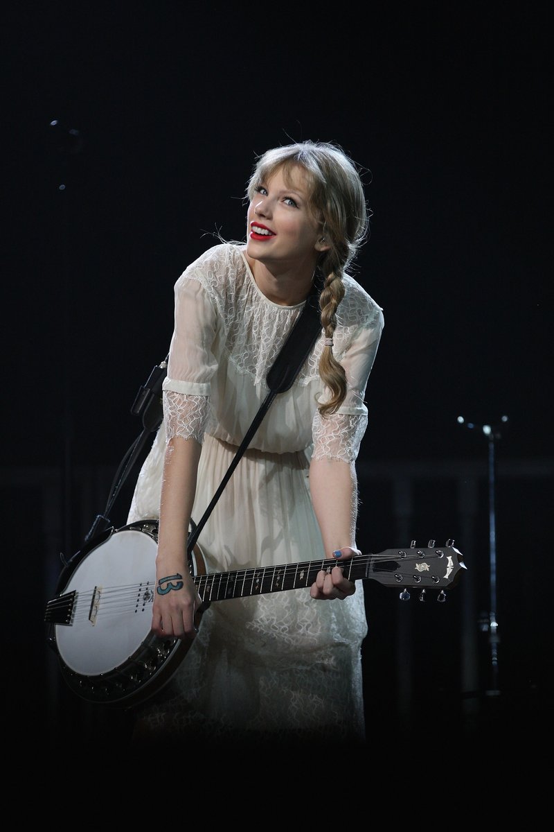 Taylor Swift — March 18 - Auckland, New Zealand — photo 3