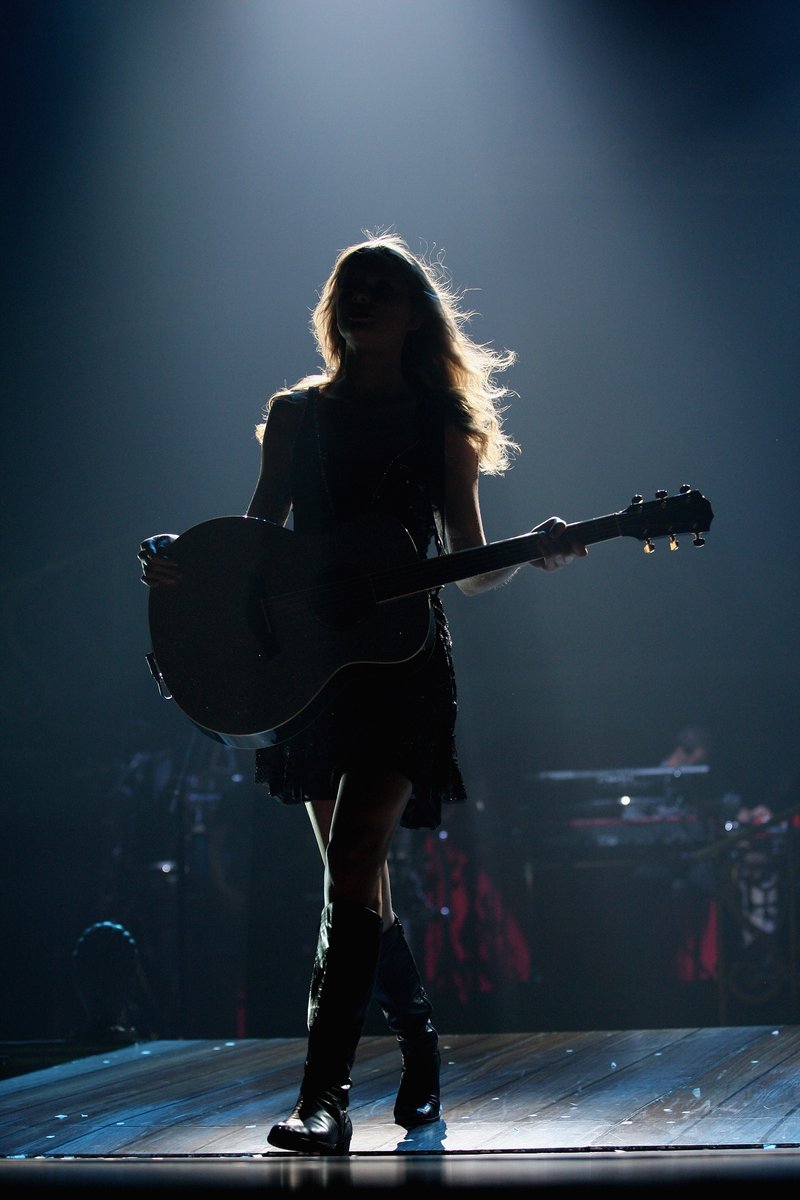 Taylor Swift — March 18 - Auckland, New Zealand — photo 14