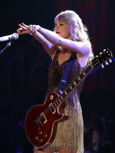 Taylor Swift — March 2 - Perth, Australia — photo 25