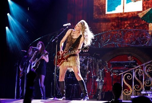 Taylor Swift — March 2 - Perth, Australia — photo 41