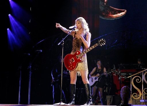 Taylor Swift — March 2 - Perth, Australia — photo 43