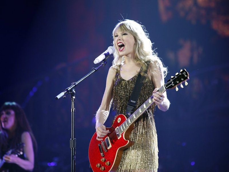 Taylor Swift — March 4 - Adelaide, Australia — photo 4