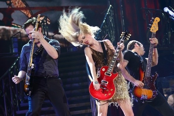 Taylor Swift — March 4 - Adelaide, Australia — photo 14