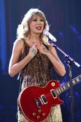 Taylor Swift — March 4 - Adelaide, Australia — photo 28