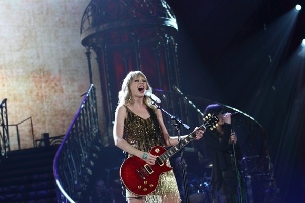 Taylor Swift — March 4 - Adelaide, Australia — photo 29