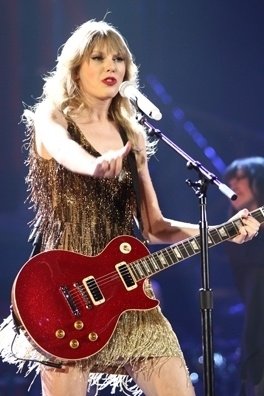 Taylor Swift — March 4 - Adelaide, Australia — photo 36