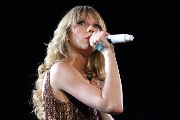 Taylor Swift — March 4 - Adelaide, Australia — photo 39