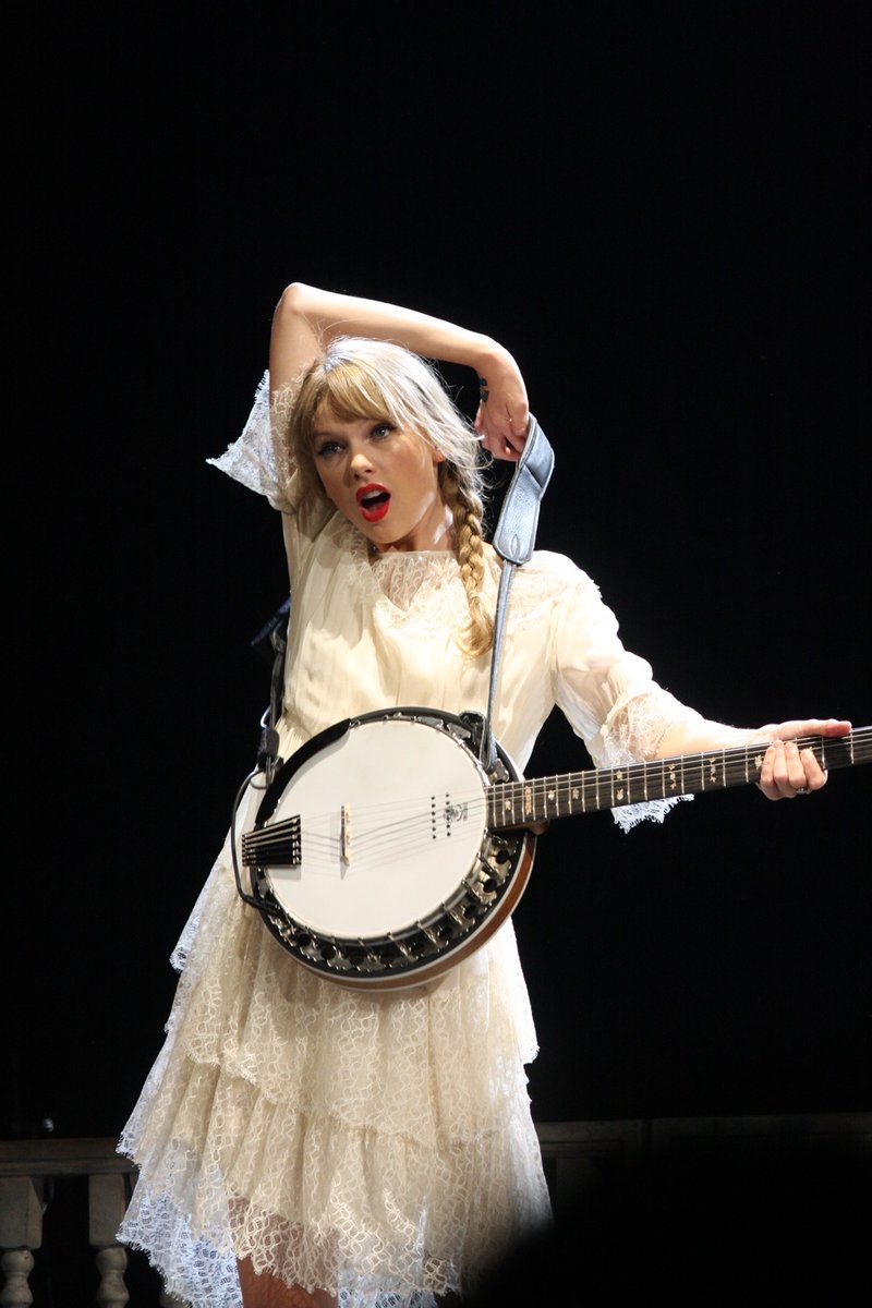 Taylor Swift — March 9 - Sydney, Australia — photo 7