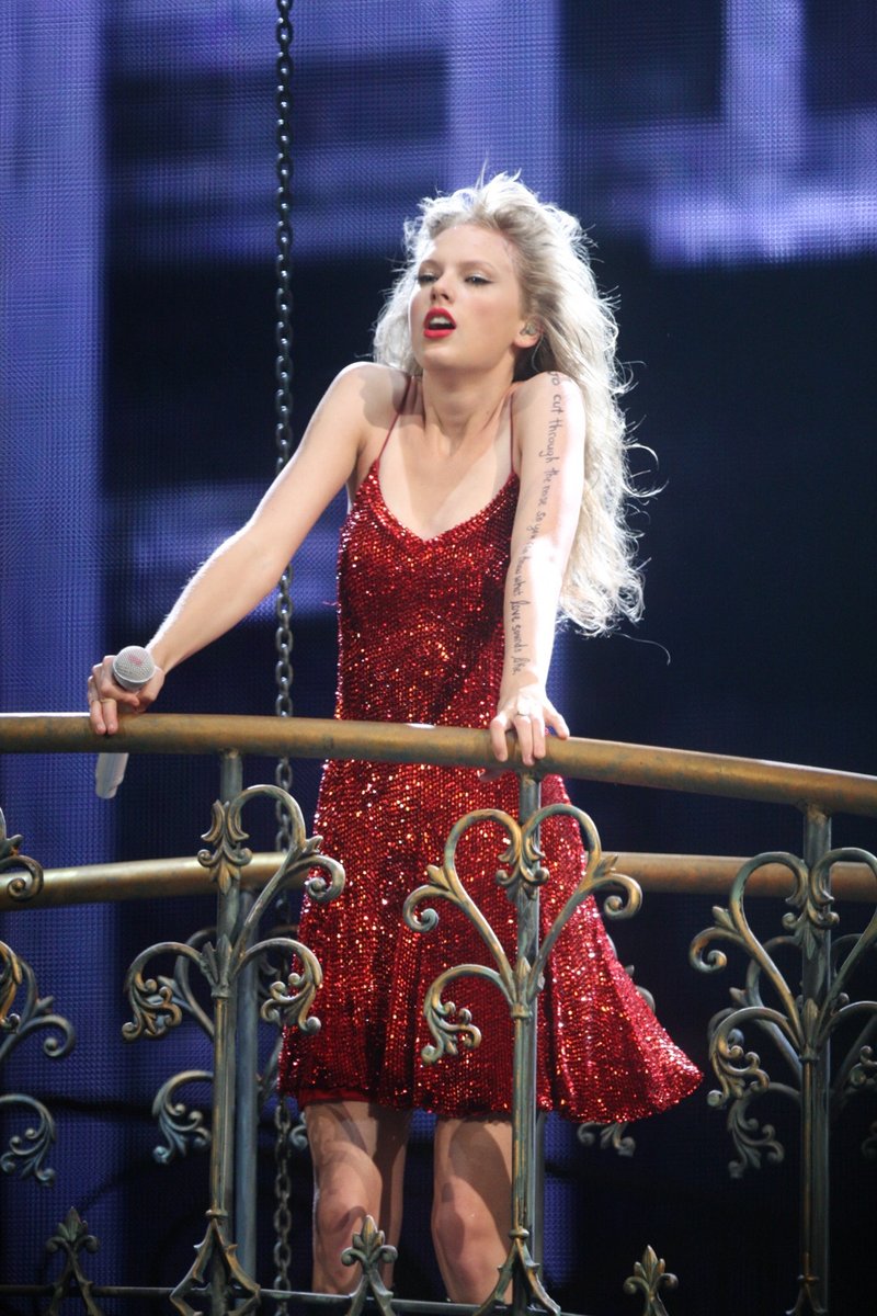 Taylor Swift — March 9 - Sydney, Australia — photo 18