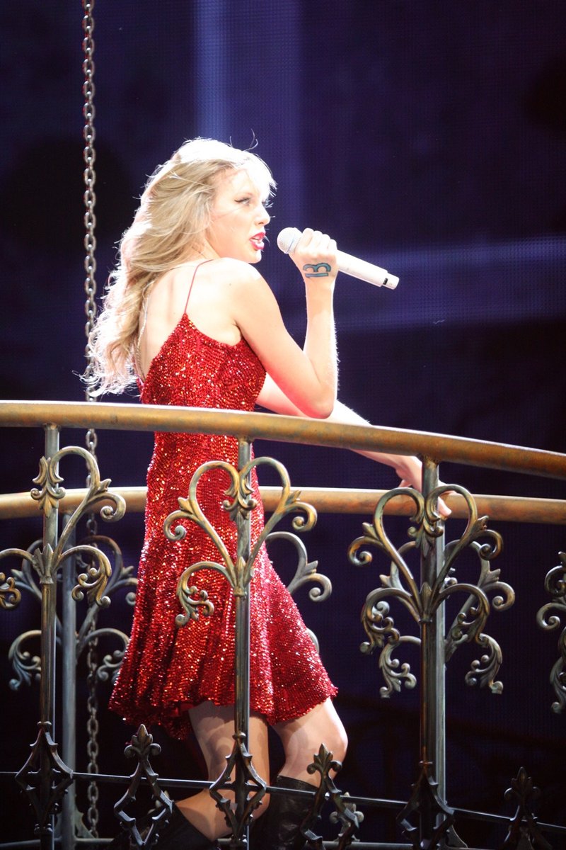 Taylor Swift — March 9 - Sydney, Australia — photo 34