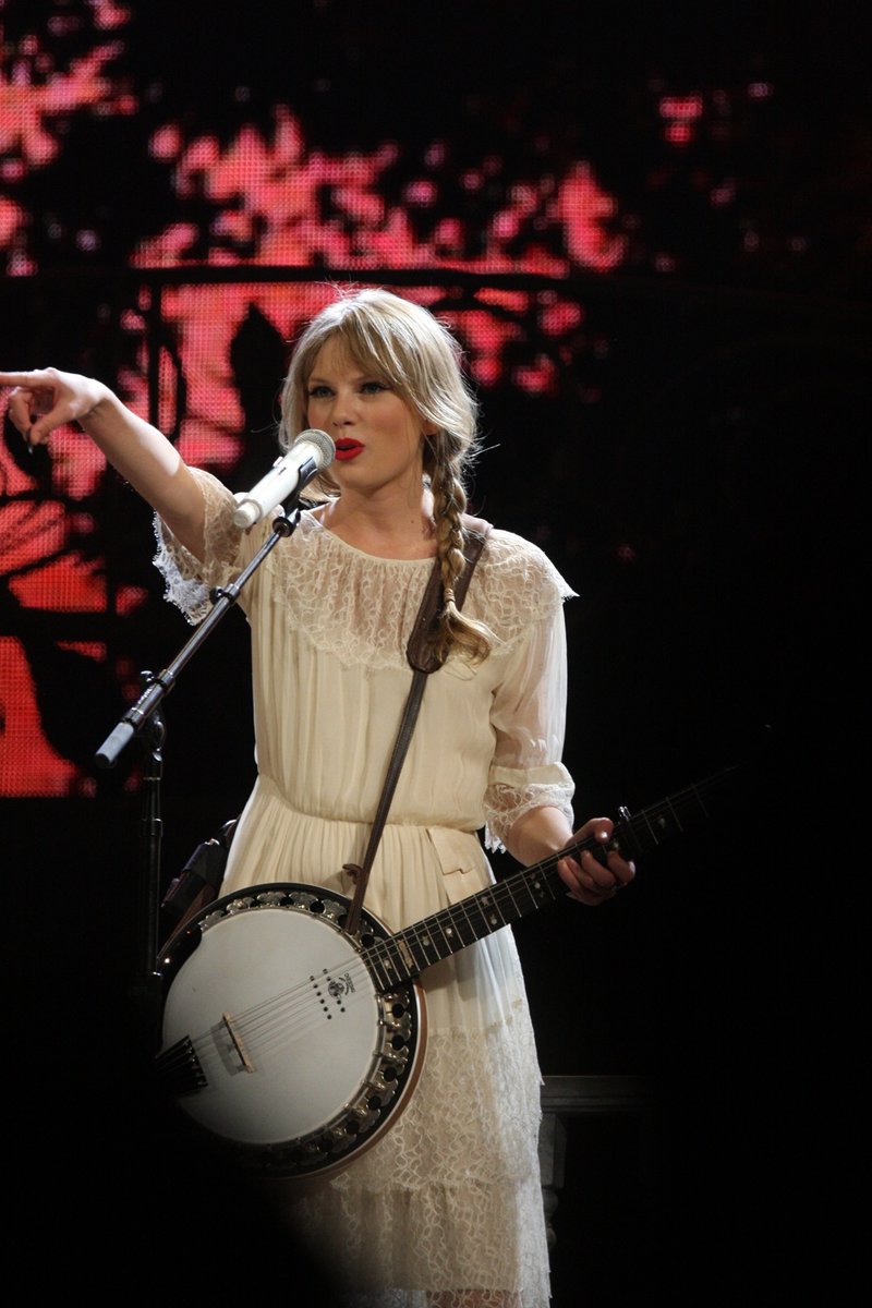 Taylor Swift — March 9 - Sydney, Australia — photo 42