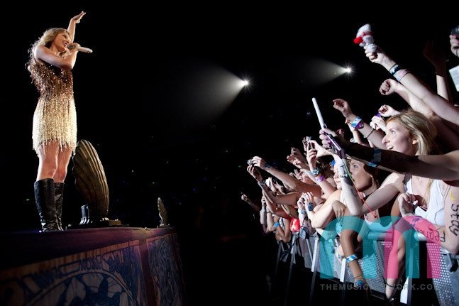 Taylor Swift — March 9 - Sydney, Australia — photo 95