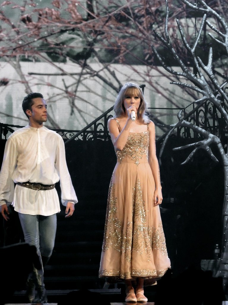 Taylor Swift — March 9 - Sydney, Australia — photo 126