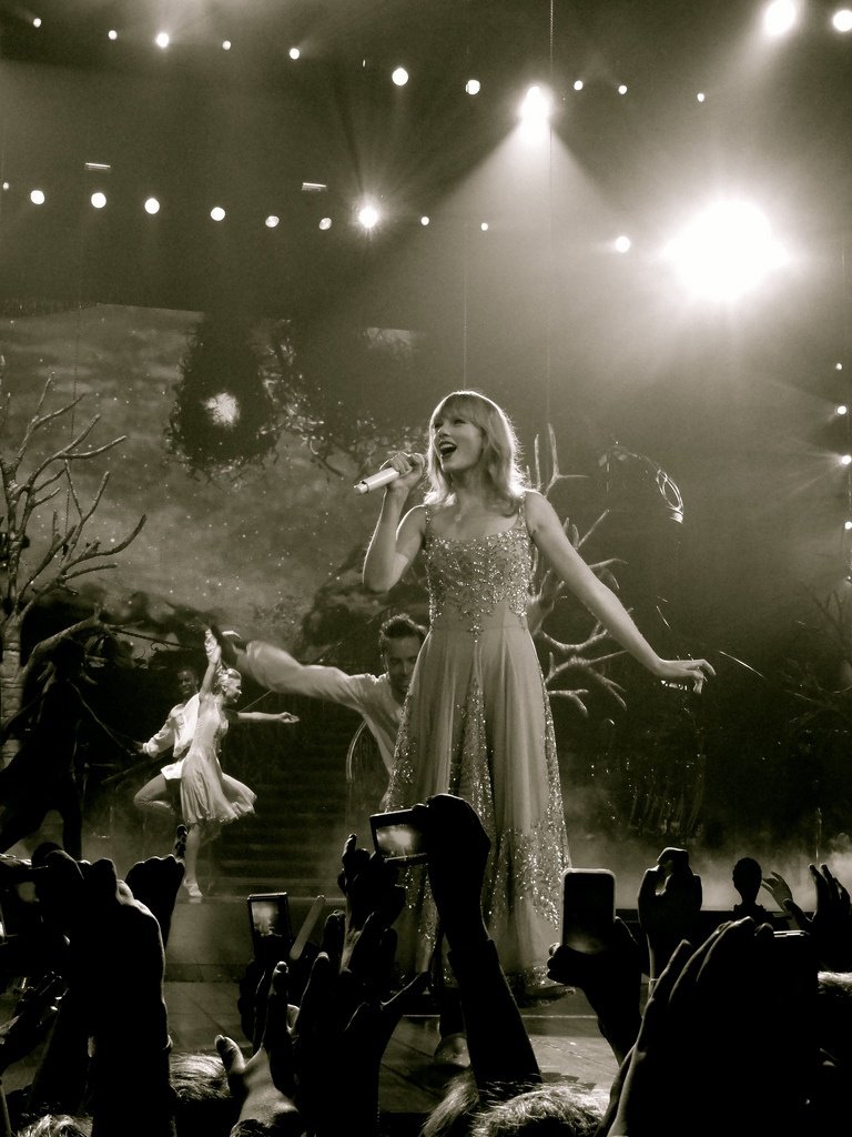 Taylor Swift — March 9 - Sydney, Australia — photo 128