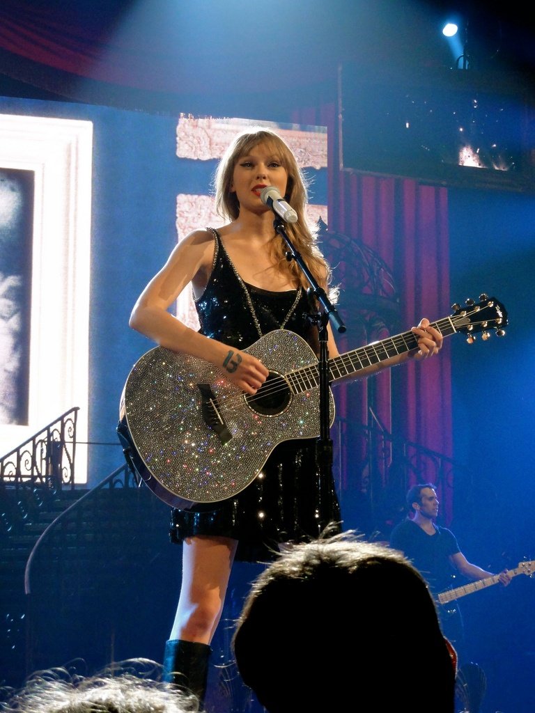 Taylor Swift — March 9 - Sydney, Australia — photo 135