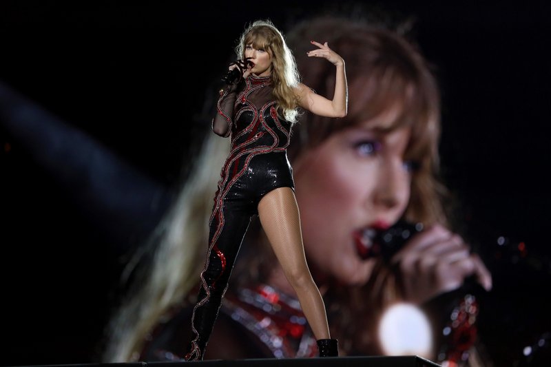 Taylor Swift — April 13 - Tampa, Florida — photo 12
