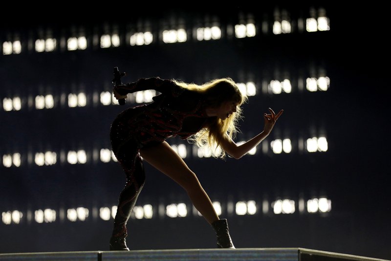 Taylor Swift — April 13 - Tampa, Florida — photo 21