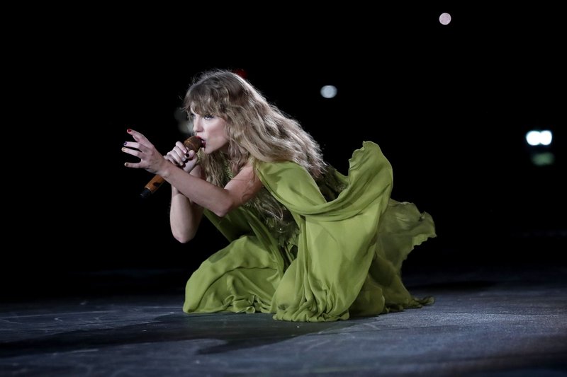 Taylor Swift — April 13 - Tampa, Florida — photo 27