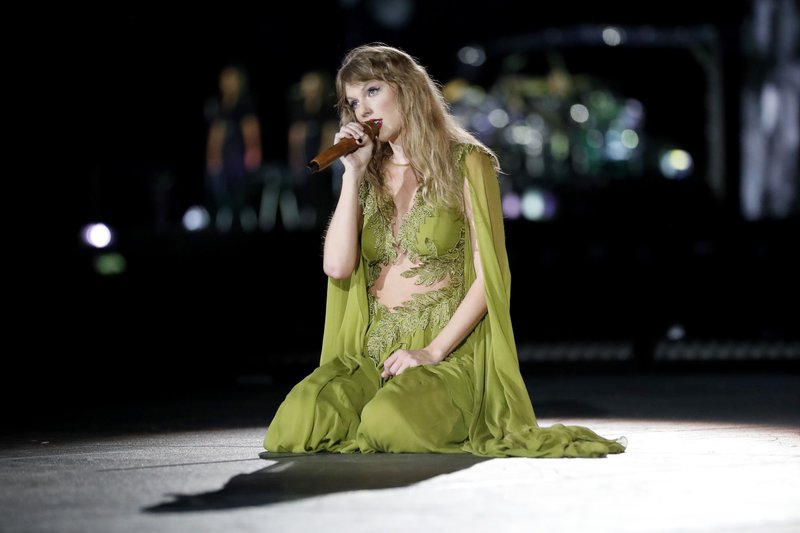 Taylor Swift — April 13 - Tampa, Florida — photo 31