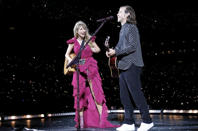 Taylor Swift — April 14 - Tampa, Florida — photo 3
