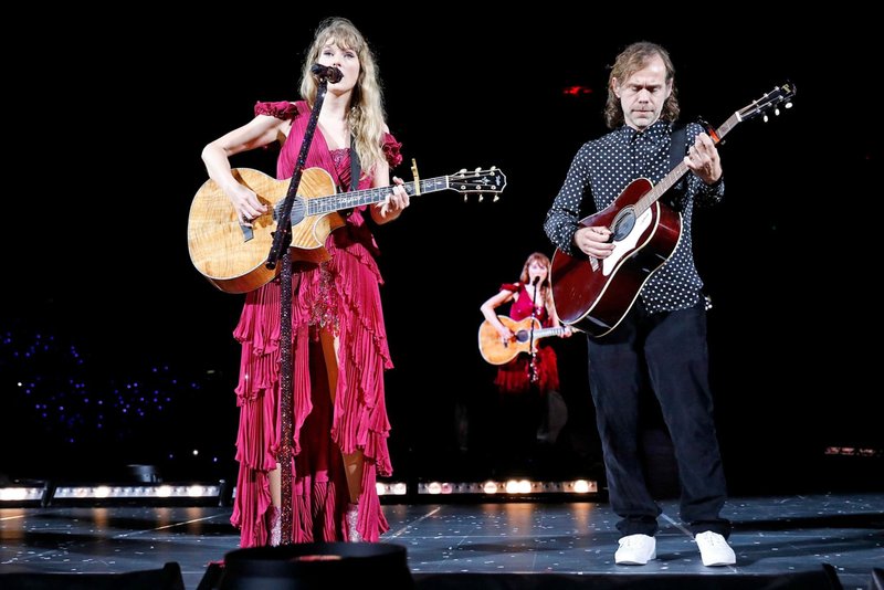 Taylor Swift — April 14 - Tampa, Florida — photo 4