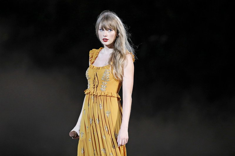 Taylor Swift — April 14 - Tampa, Florida — photo 5