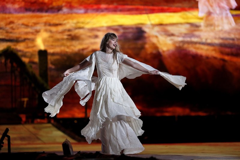 Taylor Swift — April 14 - Tampa, Florida — photo 9