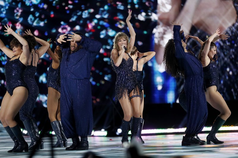 Taylor Swift — April 14 - Tampa, Florida — photo 10