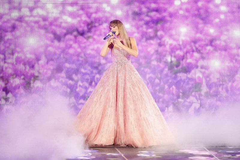 Taylor Swift — April 14 - Tampa, Florida — photo 12