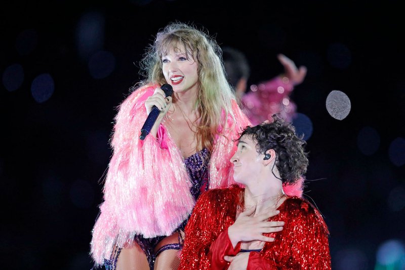 Taylor Swift — April 14 - Tampa, Florida — photo 19