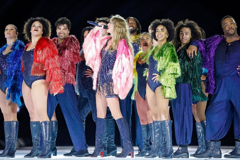 Taylor Swift — April 14 - Tampa, Florida — photo 21