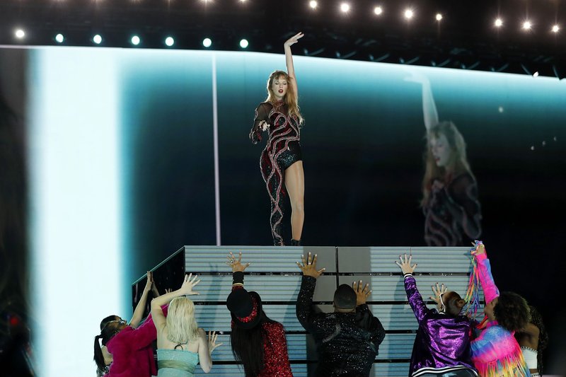 Taylor Swift — April 14 - Tampa, Florida — photo 25