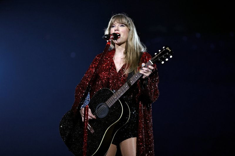 Taylor Swift — April 21 - Houston, Texas — photo 5