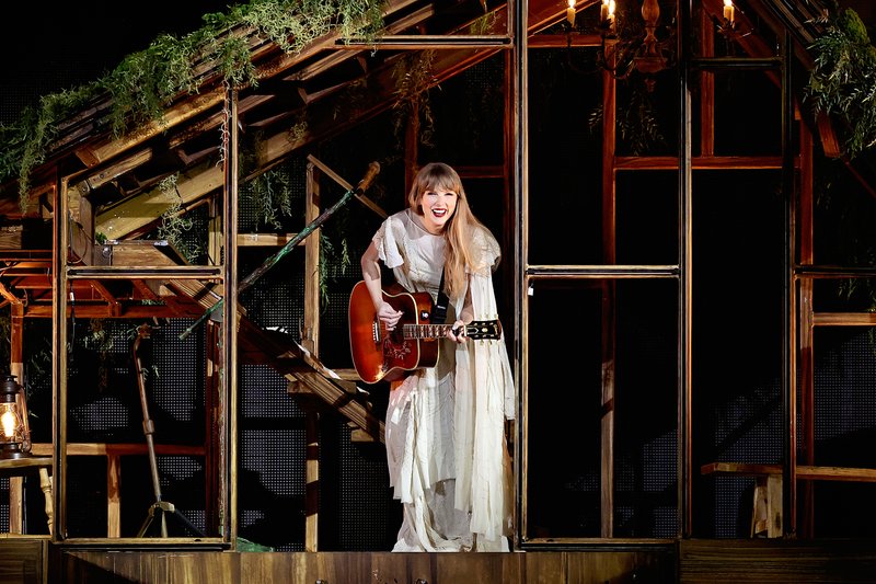 Taylor Swift — April 21 - Houston, Texas — photo 8