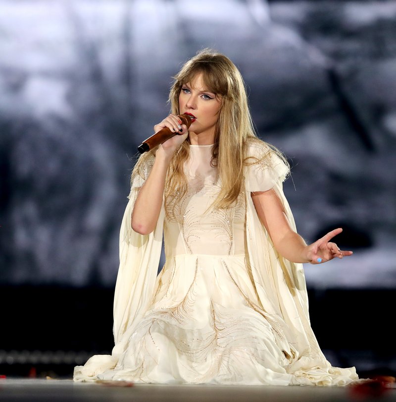 Taylor Swift — April 21 - Houston, Texas — photo 9
