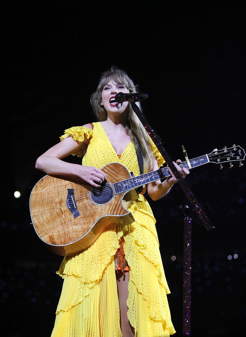 Taylor Swift — April 21 - Houston, Texas — photo 17