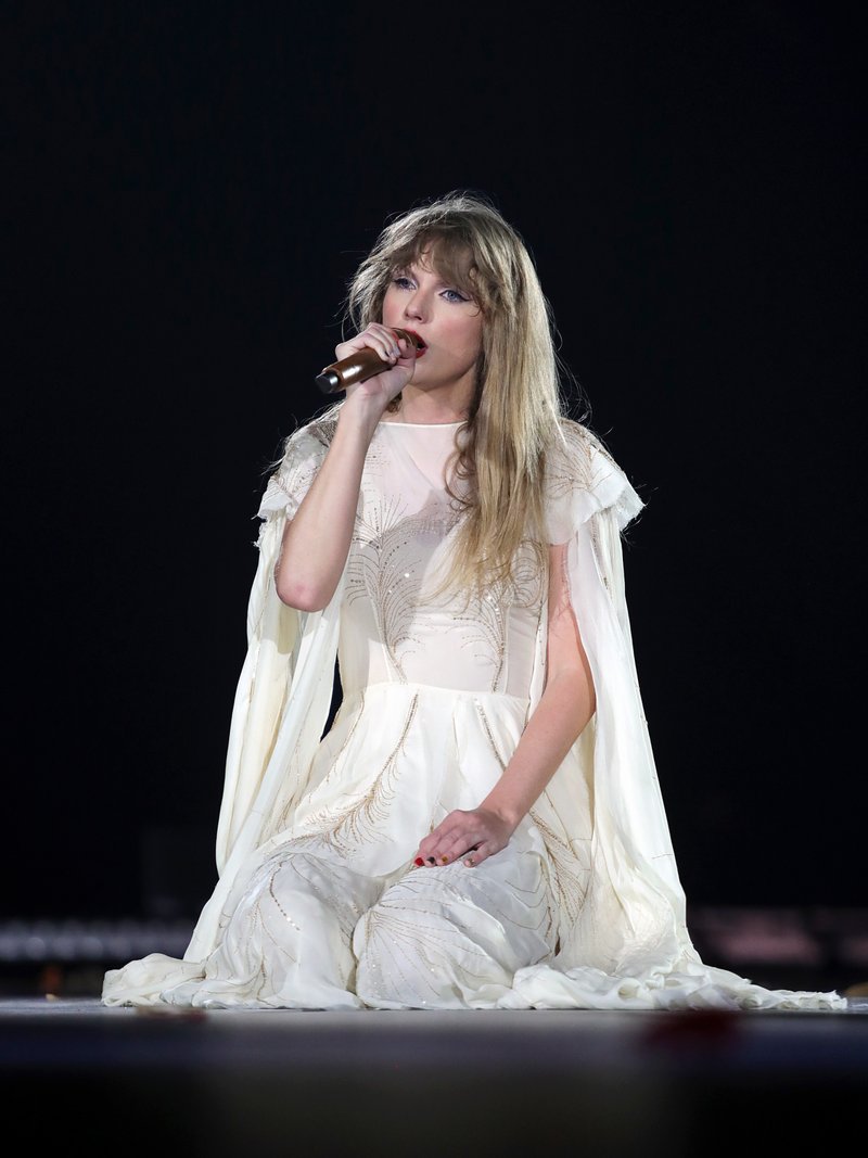 Taylor Swift — April 21 - Houston, Texas — photo 24