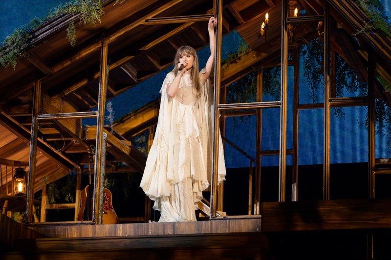 Taylor Swift — April 28 - Atlanta, Georgia — photo 5