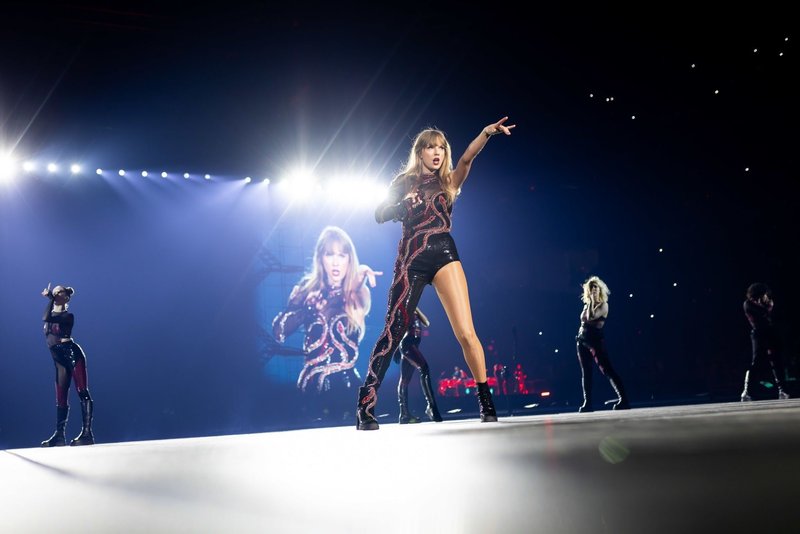 Taylor Swift — April 28 - Atlanta, Georgia — photo 12