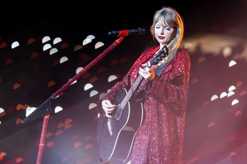 Taylor Swift — April 28 - Atlanta, Georgia — photo 15