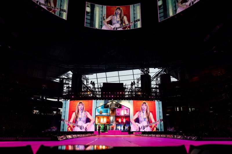 Taylor Swift — April 28 - Atlanta, Georgia — photo 48